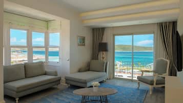 Junior Suite, 1 King Bed with Sofa bed, Sea View | Minibar, in-room safe, desk, iron/ironing board