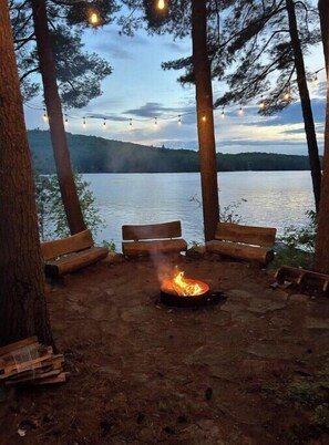 Property grounds - Pine River Pond waterfront (Wakefield)