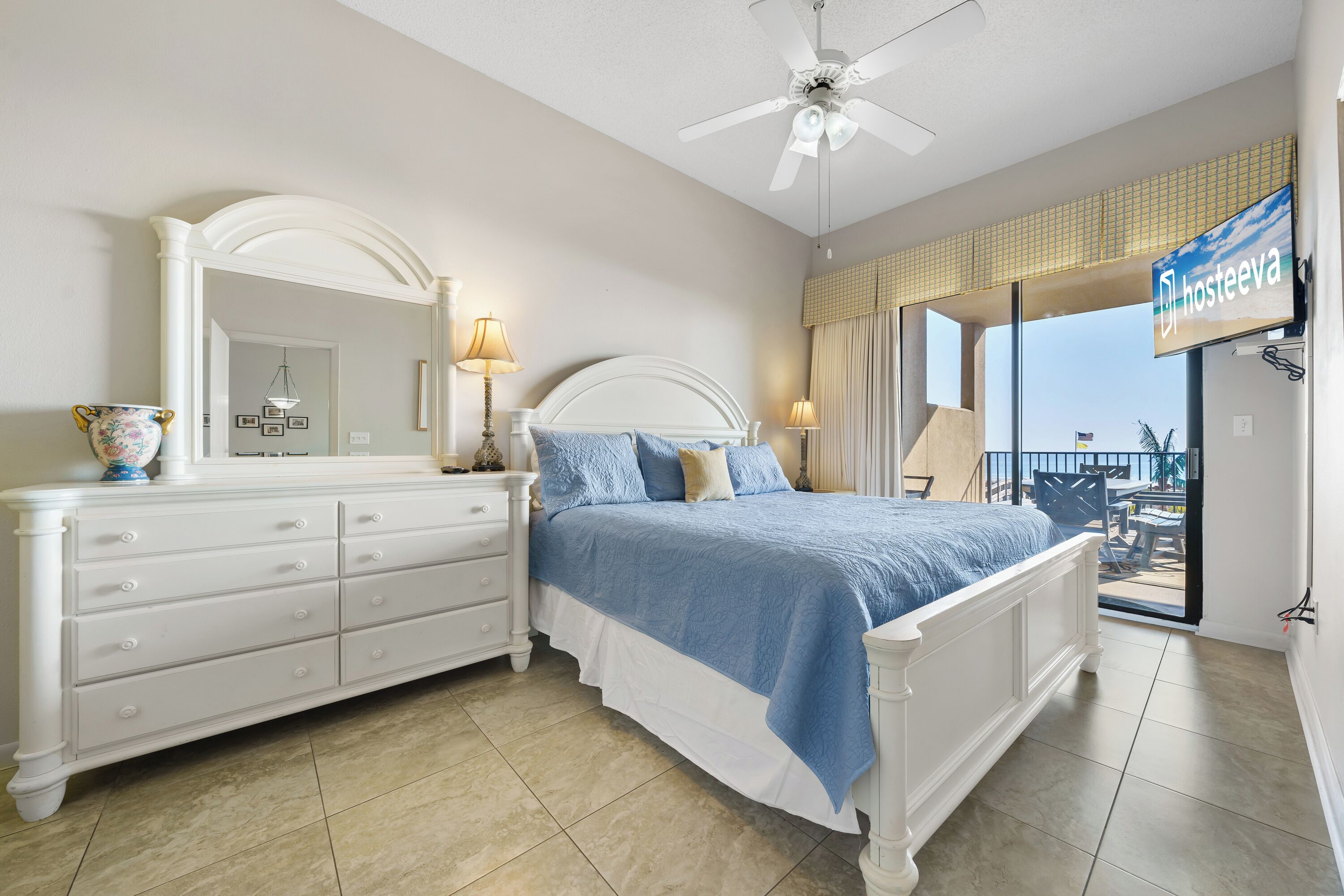 Condo standard, 2 quartos, sacada, vista para a praia | Individualmente decorados, individualmente mobiliados