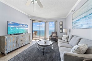 Comfort Apartment, 2 Bedrooms, Balcony, Beach View | Living room