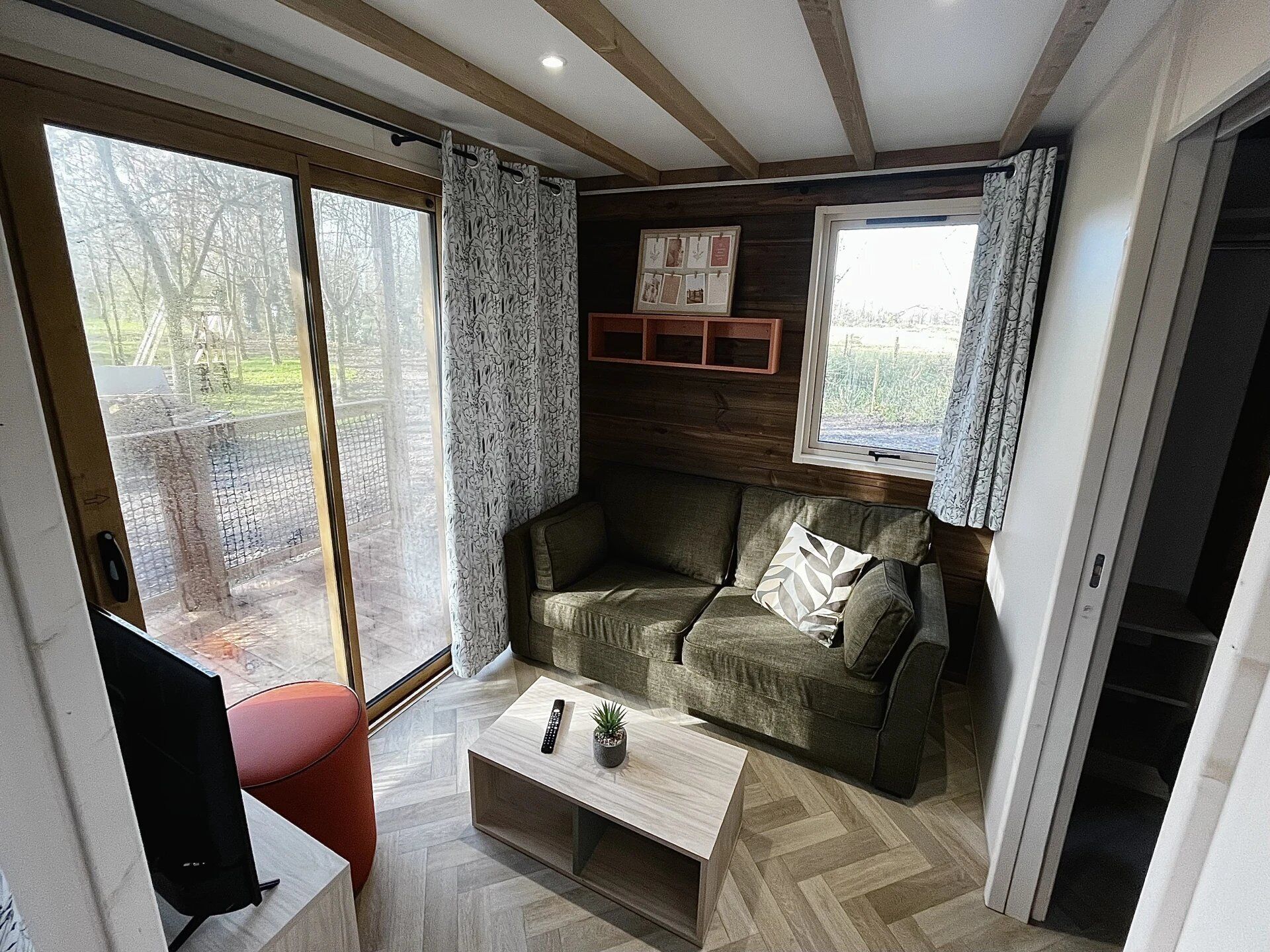 Télévision, table de tennis de table