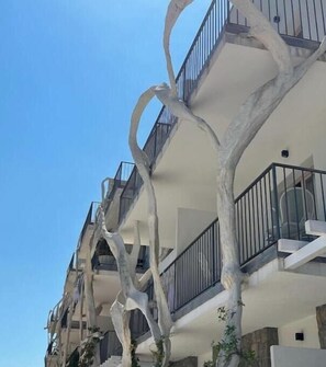 Exterior detail - Duplex 2-Bedroom Apt in Budva (Budva)