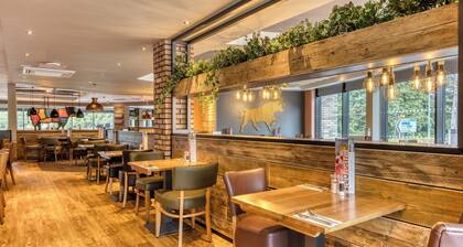 Premier Inn Bristol Parkway - M32