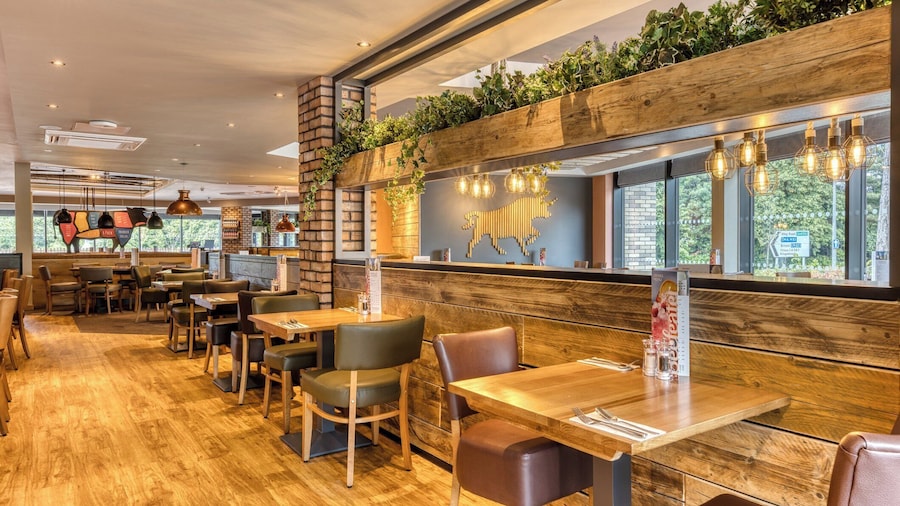 Premier Inn Bristol Parkway - M32