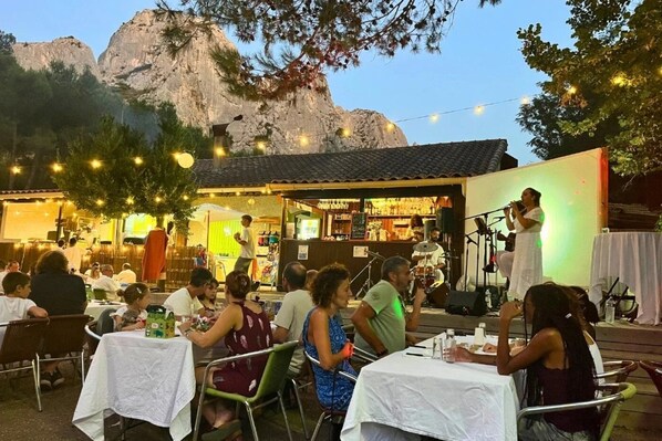 Ristorazione all'aperto