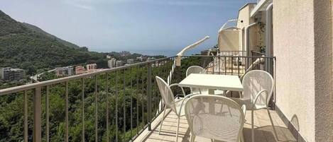 屋外ダイニングエリア