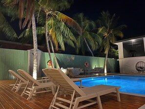 Outdoor pool, sun loungers - The Palms Belize (Belize City)