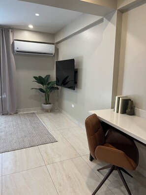 Minibar, in-room safe, desk, laptop workspace