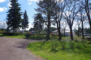 Unclassified image, 2 of 25, button - Camping 3 étoiles - Piscine - efcaaf (Guémené-Penfao)