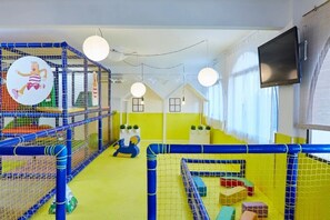 Children’s area - ZEcamping 4* pataugeoire animaux acceptés club enfant locatif TV clim (Mont-roig del Camp)