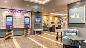 Reception - Premier Inn London Waterloo - Lambeth Road (London)