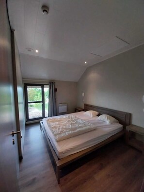 3 bedrooms, iron/ironing board, WiFi