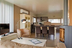 Télévision, table de tennis de table