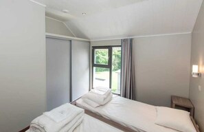 3 bedrooms, iron/ironing board, WiFi