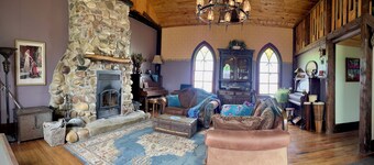 Quaint lodge wonderful for retreats, reunions, weddings, and relaxation!