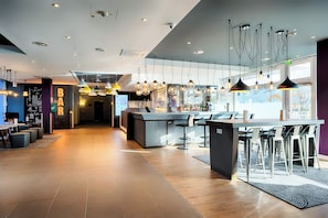 Bar (en el alojamiento)