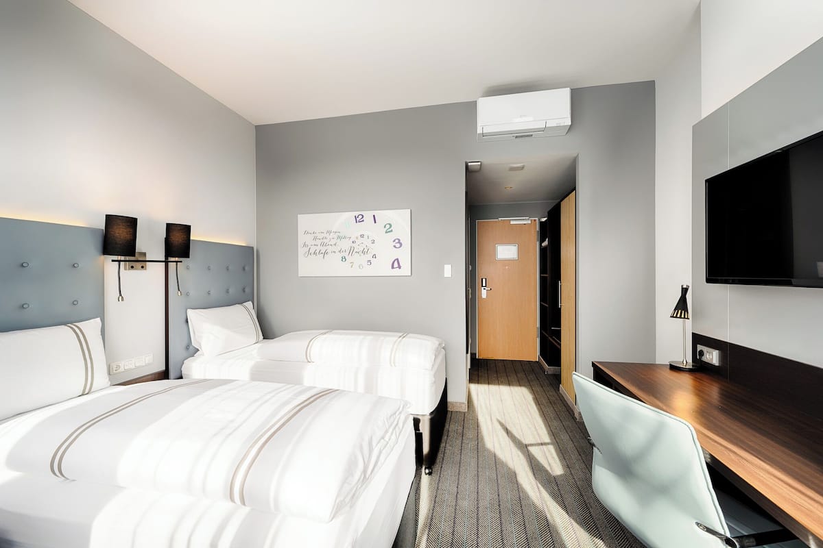 Quarto duplo standard | Quartos à prova de som, ferros/tábuas de passar roupa, Wi-Fi de cortesia