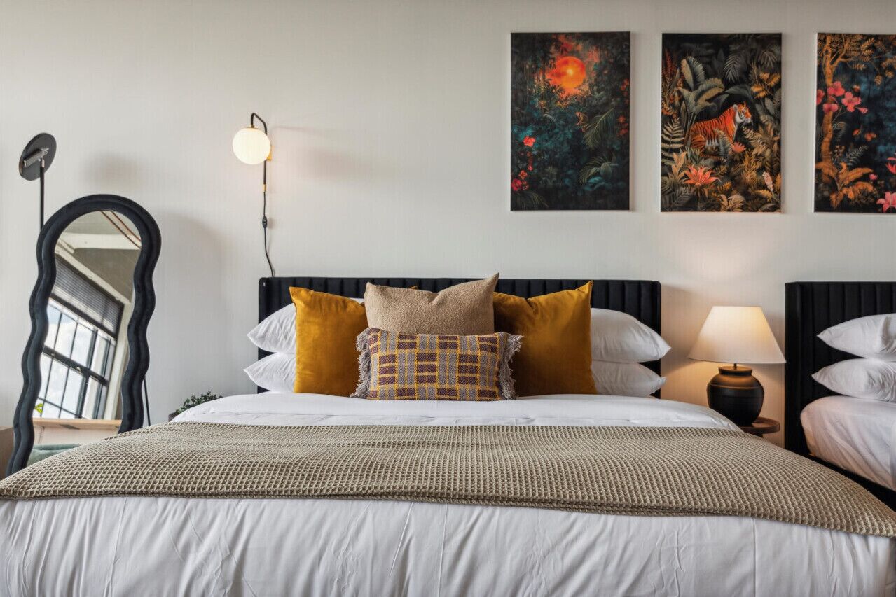 1 habitación, escritorio, tabla de planchar con plancha y wifi 