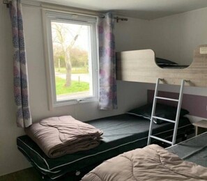 2 bedrooms, WiFi - Camping 4 étoiles - Piscine  - efchaa (Bourgneuf-en-Retz)