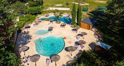 Chalet 3 étoiles - Piscine - efchcc