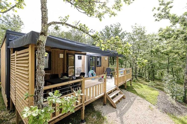 Outdoor dining - Camping 4 étoiles - Parc aquatique - efdbdg (Loupiac)