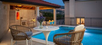 Villa Serenity Gardens with Pool