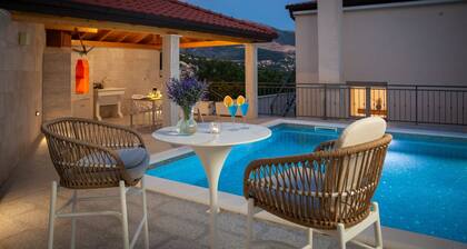 Villa Serenity Gardens with Pool