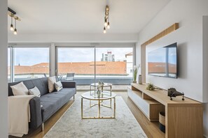 TV - Penthouse 'A Fábrica' by Madeira Sun Travel (Funchal)