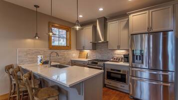 House, Multiple Beds, Patio, Mountain View (Bag End at Eagles Nest) | Private kitchen | Coffee/tea maker