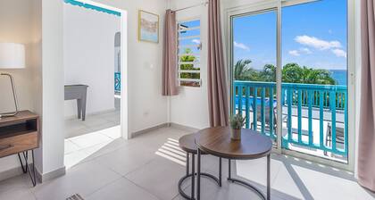 Newly Renovated apartment with swimming pool and ocean view #3