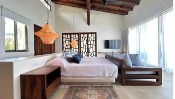 4 bedrooms, desk, travel crib, free WiFi