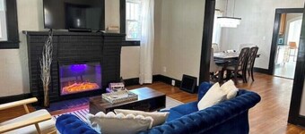 Hello Sunshine! Beautiful bungalow in the heart of Springfield!
