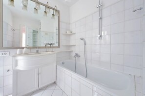 Shower, hair dryer, bidet - Di Panico, Navona Duplex With Terrace By Halldis (Rome)