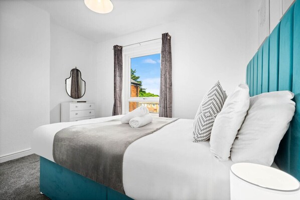 3 chambres, fer et planche à repasser, lit parapluie, Wi-Fi gratuit