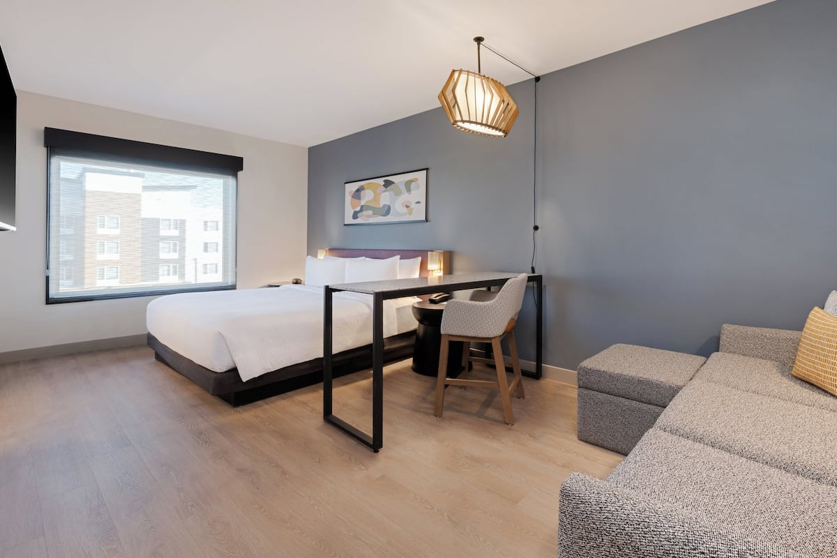 In-room safe, blackout curtains, free WiFi, bed sheets