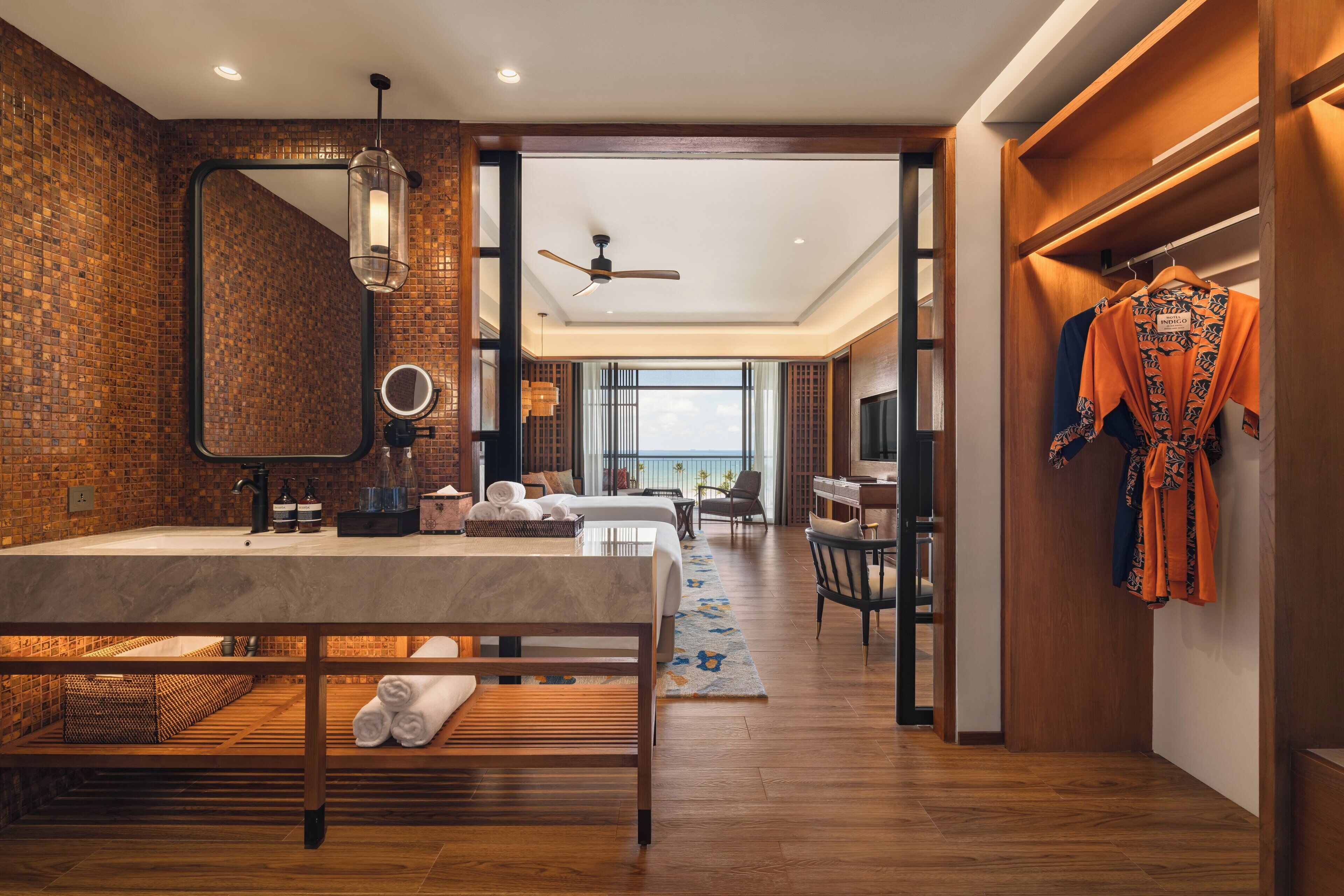 高級寝具、ピロートップベッド、ミニバー、セーフティボックス (室内)