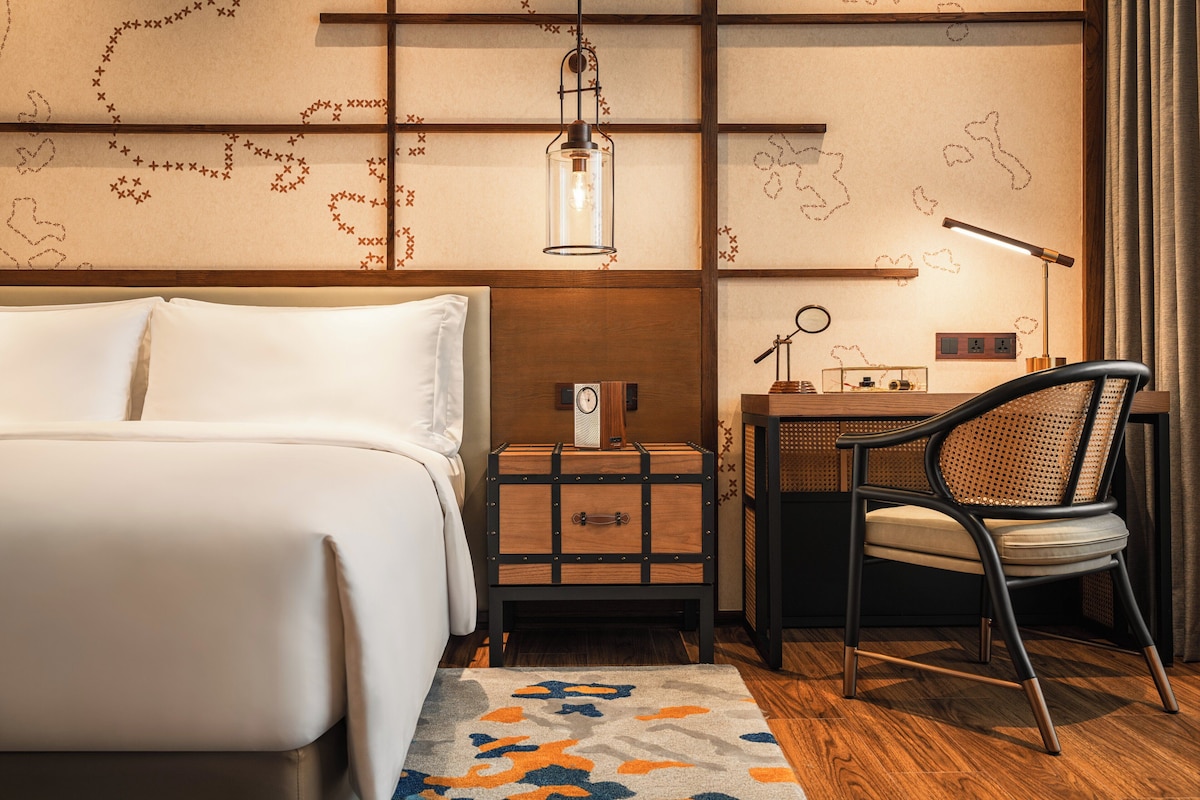 Premium bedding, pillow-top beds, minibar, in-room safe
