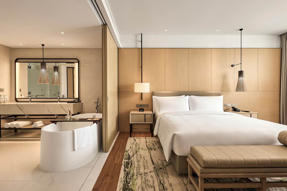 1 bedroom, premium bedding, pillowtop beds, minibar