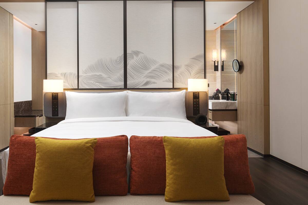 Down duvets, free minibar, in-room safe, blackout curtains