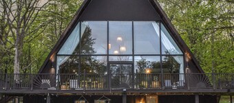 *NEW* Luxury Designer A-Frame W/ Cedar Hot tub