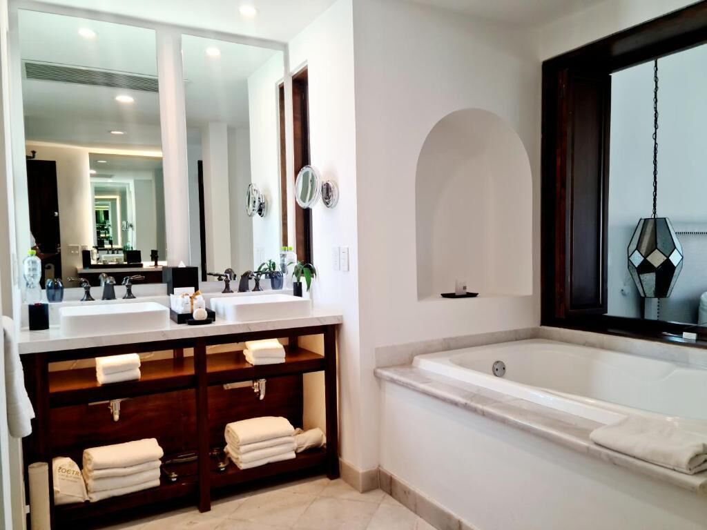 按摩浴缸、風筒、提供毛巾、番梘