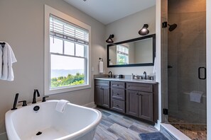 House, Multiple Beds, Patio, Mountain View (Hundred Acre View) | Bathroom | Designer toiletries, towels, toilet paper - Hundred Acre View (Boone)
