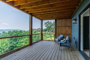 Ferienhaus, Mehrere Betten, Terrasse, Bergblick (Hundred Acre View) | Blick vom Balkon