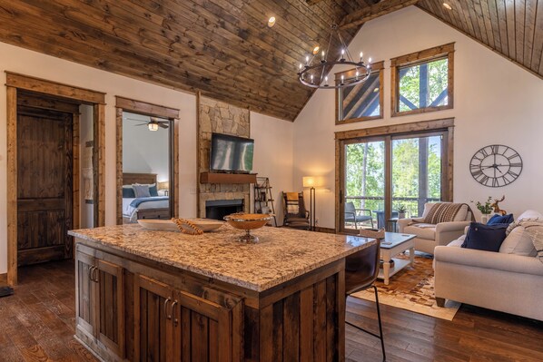 House, Multiple Beds, Hot Tub, Mountain View (Sip Sip Hooray at Eagles Nest) | Interior - Sip Sip Hooray at Eagles Nest (Elk Park)