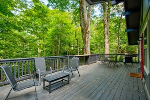 Property grounds - Beech Bear Crossing (Banner Elk)