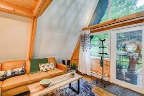 Cabin, Multiple Beds, Patio, Mountain View (Black Bear Sauna & Plunge) | Living area - Black Bear Sauna & Plunge (Banner Elk)