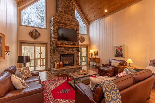 Ferienhaus, Mehrere Betten, Whirlpool, Bergblick (Make Yosef At Home) | Wohnbereich | Kamin