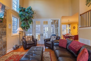 House, Multiple Beds, Hot Tub, Mountain View (Pisgah Retreat at Linville Falls) | Living area | Fireplace - Pisgah Retreat at Linville Falls (Newland)