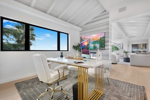 Luxury House, Multiple Beds, Pool Access, City View (Maravilla) | Dining