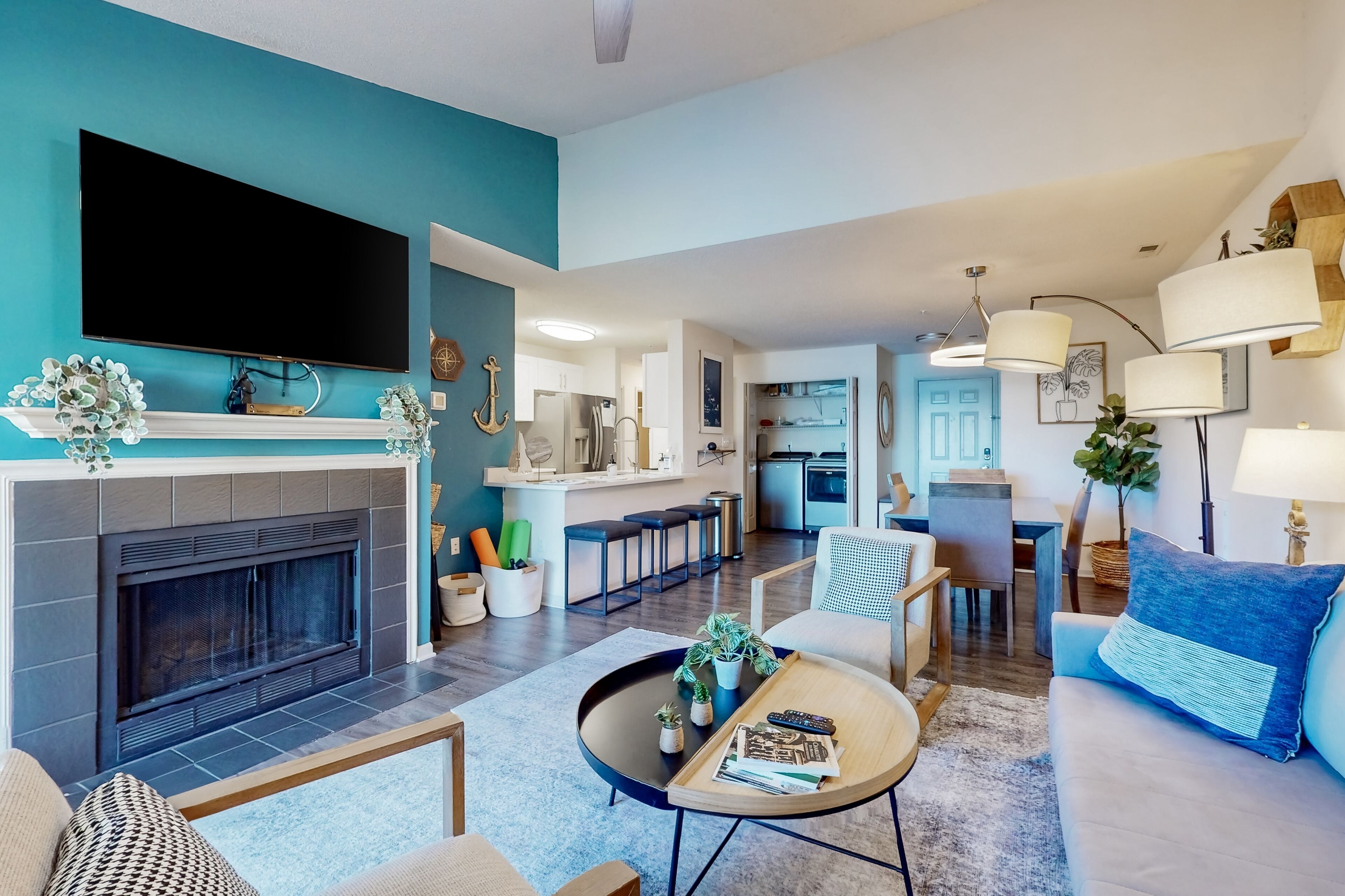 Dog-friendly apartment with boat slip, private W/D and community pool